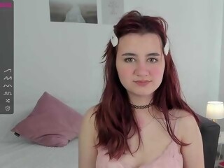 redhead Sex Cam decybermoon is 18 years old. Speaks english, . Lives in 