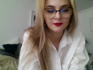 white Sex Cam sweetlenna is 25 years old. Speaks english, . Lives in 