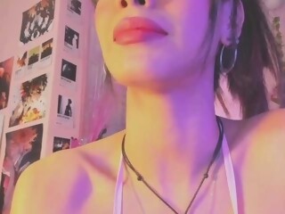 black Sex Cam candynoctune is 21 years old. Speaks english, spanish. Lives in circacia