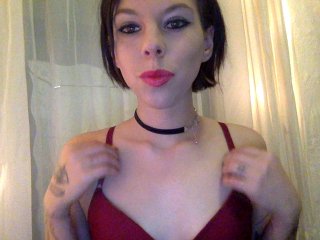 thelilykitten is 20 years old. Speaks english, . Lives in 