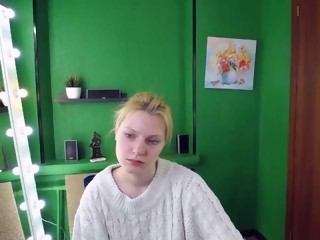 maryflex is 20 years old. Speaks english, . Lives in 