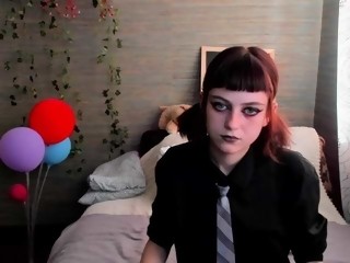 shaved Sex Cam aliskakissi is 18 years old. Speaks english, . Lives in 