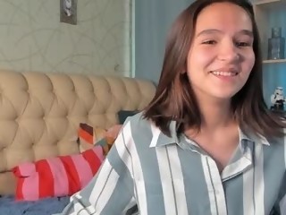 fantasy Sex Cam catherineandrea is 18 years old. Speaks English. Lives in In Your Heart