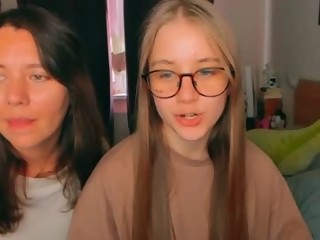 alexispeach is 18 years old. Speaks English. Lives in Sex Island