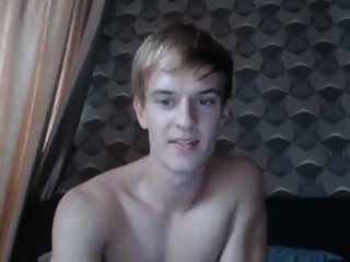  wearehottest is 18 years old. Speaks English. Lives in Hlavni mesto Praha, Czechia